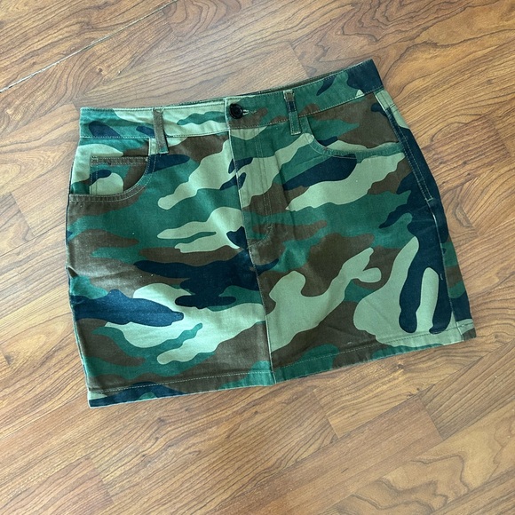 Bundle of 4 Mini Skirts - Picture 5 of 11